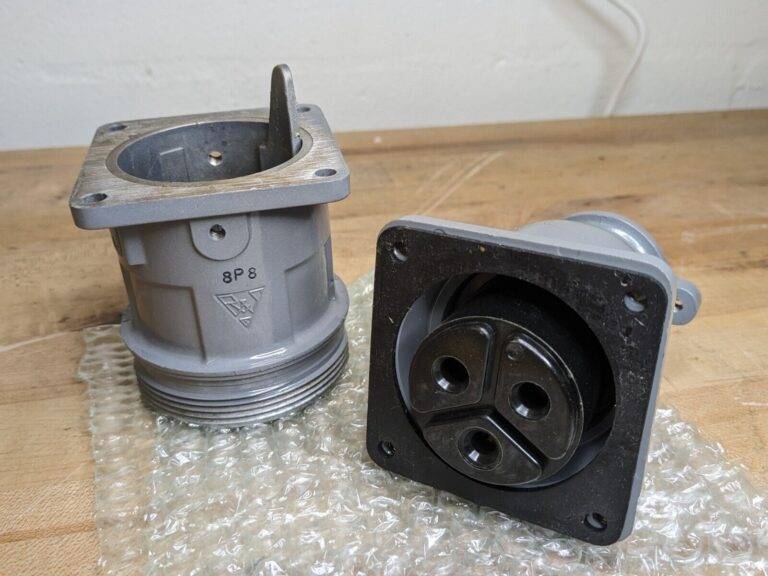 Russellstoll 3417 Female Wander Plug Connector 30 Amp 480 VAC 2-Pole 3-Wire