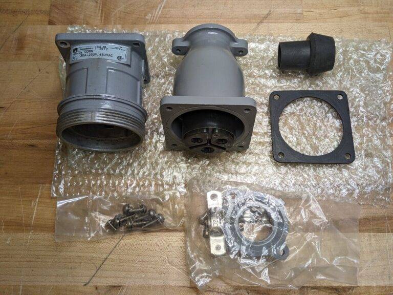 Russellstoll 3417 Female Wander Plug Connector 30 Amp 480 VAC 2-Pole 3-Wire