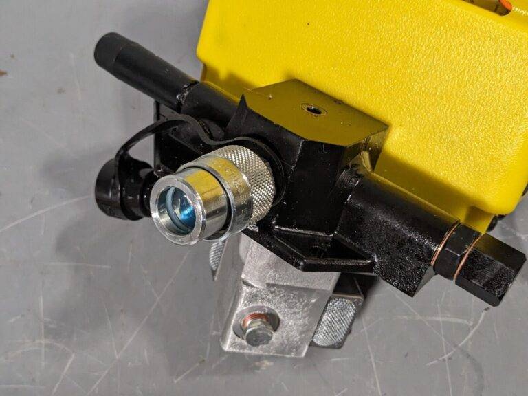 Enerpac Electric Hydraulic Pump 3-Way 2-Pos Valve 10000 PSI 115v PUJ1201B Damage