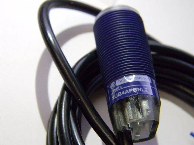 Telemecanique Sensors Cable Connector 0.1m Photoelectric Sensor XUB4APBNL2. RL