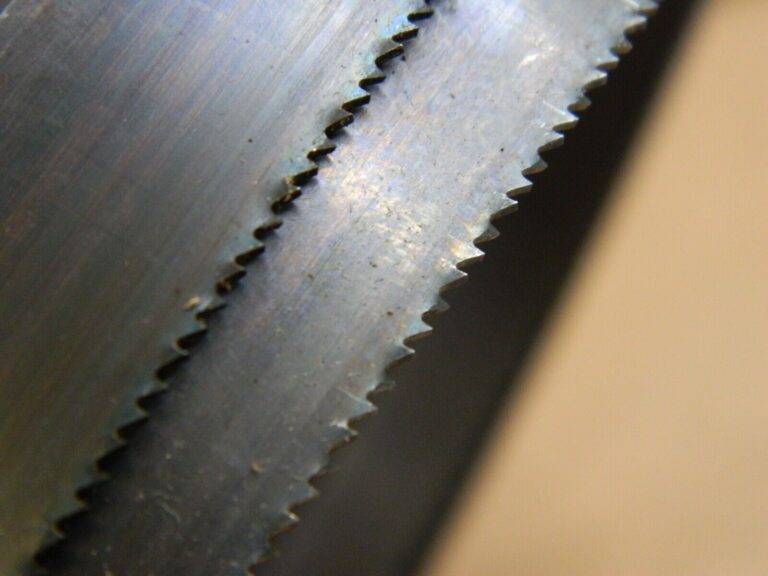DISSTON Welded Bandsaw Blade: 7' 9″ Long, 0.032″ Thick, 14 TPI E1923