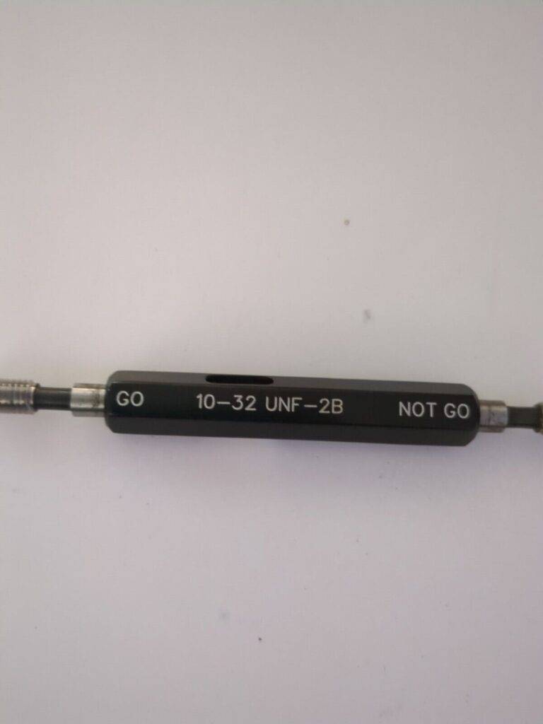 SPI Plug Thread Gage: #10-32 Thread, 2B Class, Double End 34-369-9