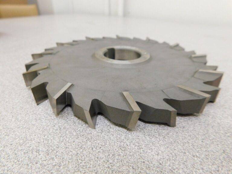 Dolfa Staggered Tooth Side Milling Cutter 6" Diam x 1/2" Face Width 5-709-605