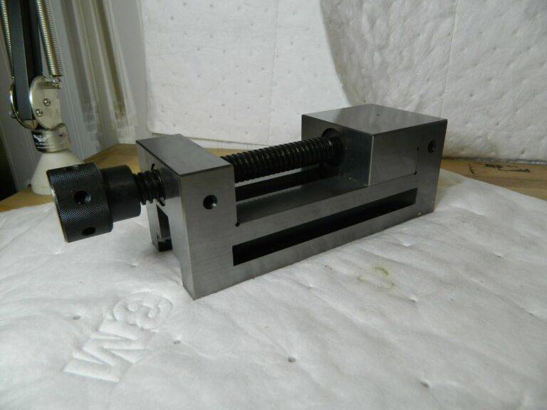 Interstate Toolmaker's Vise 3-7/8" W 4-3/4" Opening Cap. 1-9/16" H 428-9040