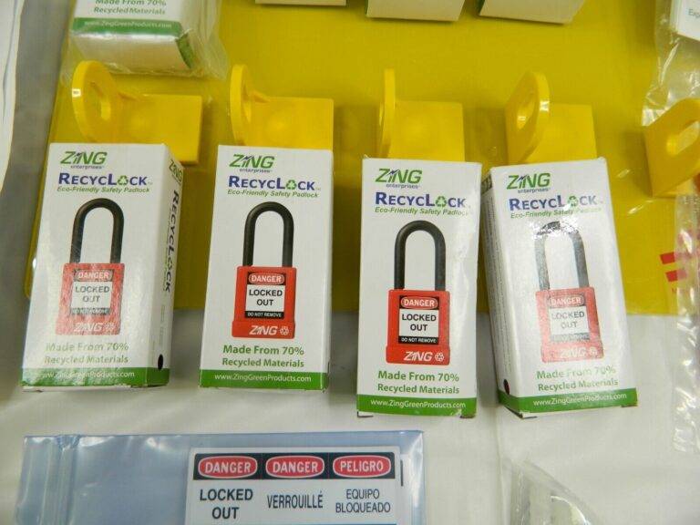 SkillCraft Equipped Lockout Device & Tag Station 8 Padlocks Max 42323261