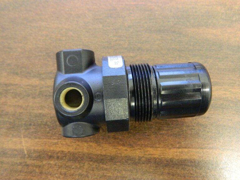 NORGREN Compressed Air Regulator: 1/4″ NPT, 300 Max psi, Miniature R07-200-RNLA