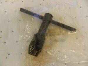 CLE-LINE 1/16 to 1/4″ Tap Capacity, T Handle Tap Wrench C67206
