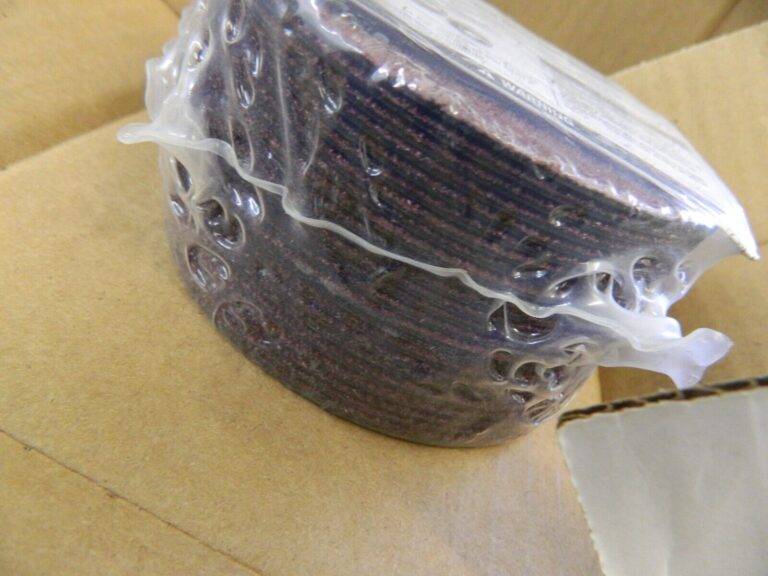 3M Fiber Disc: 4″ Disc Dia, 5/8″ Hole, 36 Grit, Aluminum Oxide 7000118935