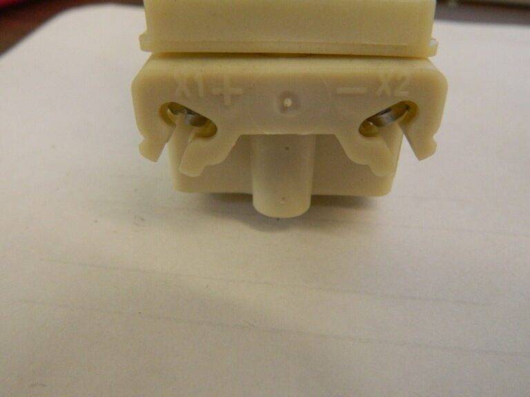 SCHNEIDER ELECTRIC Push-Button Switch: 30 mm Mounting Hole Dia 9001K3L38LGG