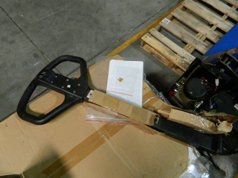 WorkSmart Battery Operated Scissor Lift 3000 lb Capacity WS-MH-LFTB1-115