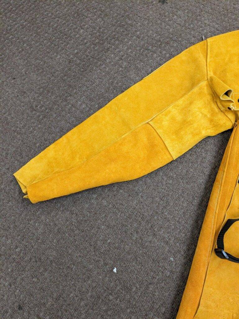 PRO-SAFE Size XL, 46-48″ Chest, Flame Res., Cape Sleeve w/ 2 Bibs GB2601-20-XL
