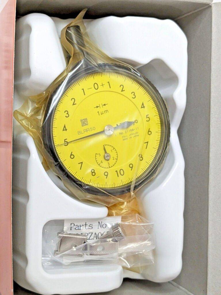 Mitutoyo Dial Indicator w/Lug Series 2 ANSI/AGD Metric 0 - 5MM Range 2119A-11