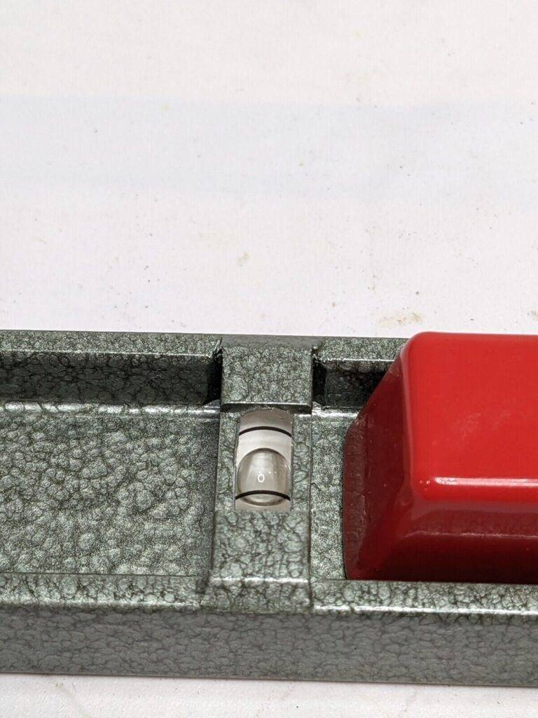 SPI Precision Level: Machinists, 0.001″ Sensitivity Per 10″ 114-0,1-200 DAMAGED