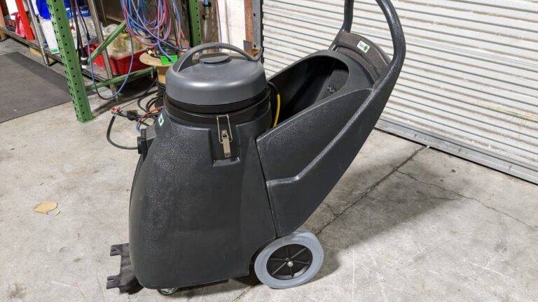 NILFISK Wet/Dry Vacuum Electric 18 gal 8.0 Amp Cloth Filter Plastic Tank TP18WD