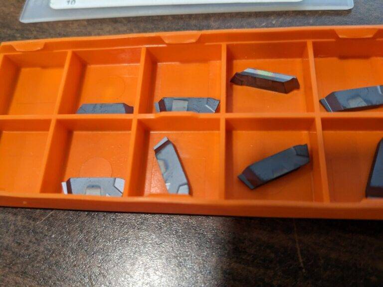 HERTEL 16–2S1.00L HP240C 8ct Carbide Cutoff Insert 45741162