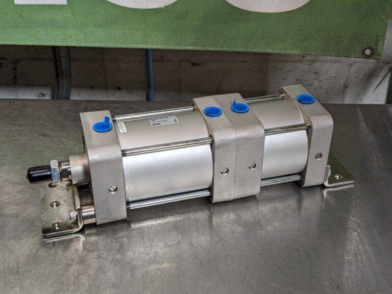 SMC Pneumatic Tie Rod Cylinder 1" Bore 250 PSI Max. NCDA1L400-0100+0200-XC11