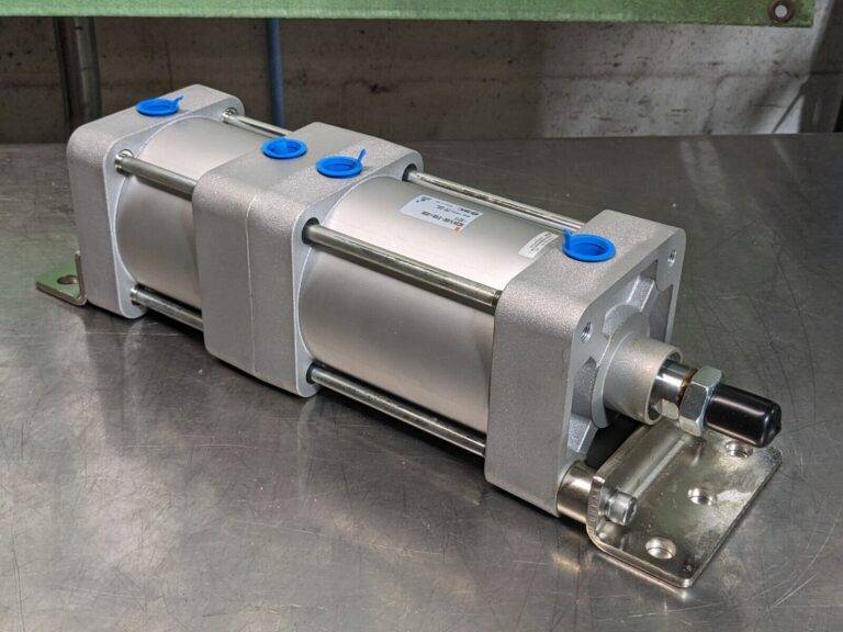 SMC Pneumatic Tie Rod Cylinder 1" Bore 250 PSI Max. NCDA1L400-0100+0200-XC11