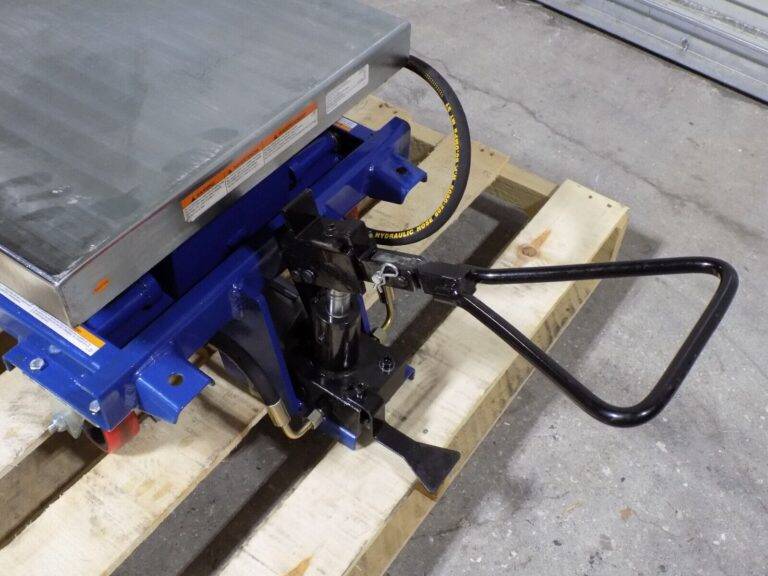 Vestil Hydraulic Pneumatic Lift Cart 800 lb Cap 35 x 20 Platform DAMAGED