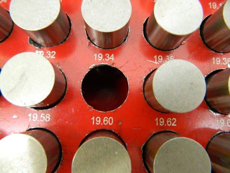 SPI 99 Piece Plug and Pin Gage Set 19-20.98mm Diam 37851664 INCOMPLETE