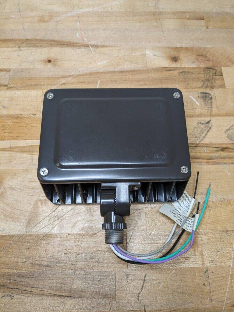 RAB Lighting PIP15Y/D10 Outdoor LED Floodlight 16W 120-277V