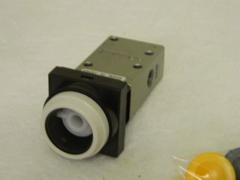 SMC 4 Way Mechanical Accuator 0.55 CV Rate 1/8" NPT Inlet 5 Port NVZM450-N01-34B