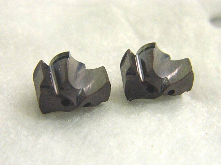 Seco Replaceable Drill Tips Through Coolant 12.1mm Dia SD400-12.10-P Qty 2 41455