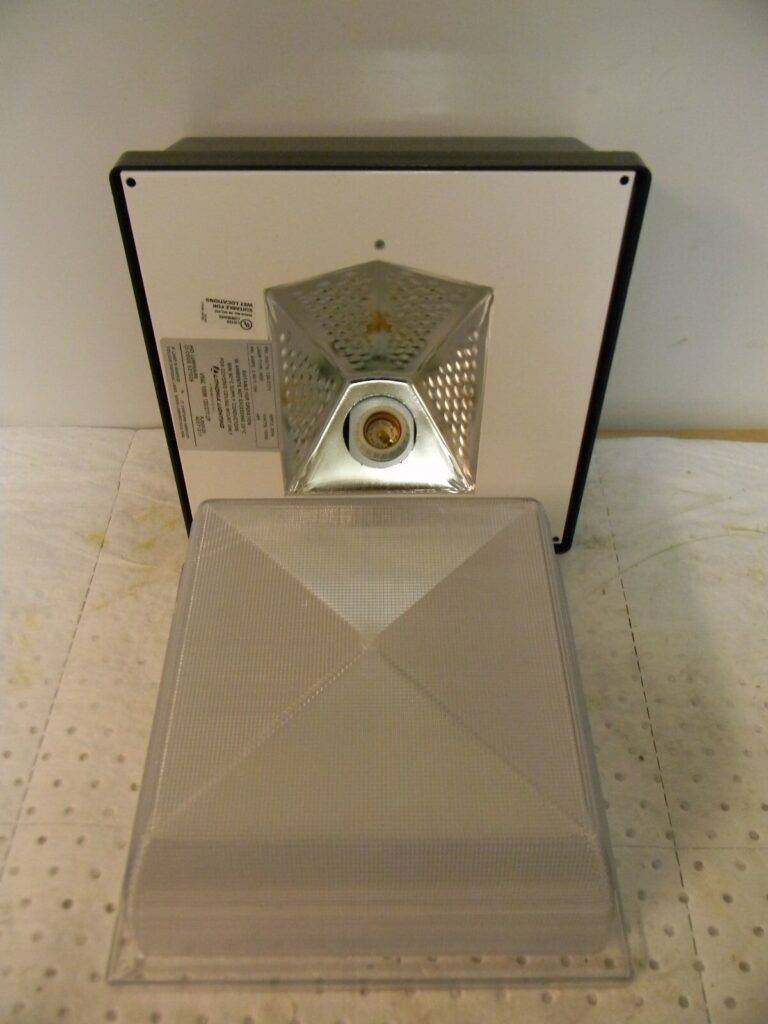 Lithonia Lighting Light Fixture 12" x 12" x 9-1/2" 120V #VR4C 100M 120
