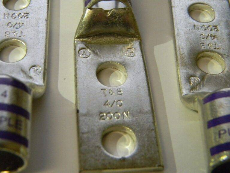Thomas & Betts 4/0 AWG Noninsulated Crimp Rectangle Ring Terminal QTY 3 54212