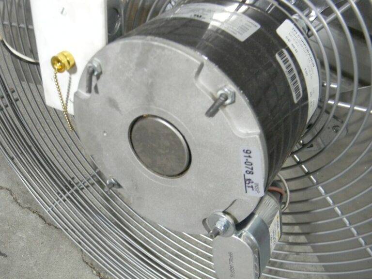 TPI 30" Commercial Direct Drive Exhaust Fan 2-Speed 1/4 HP 120v CE 30-DS Damaged