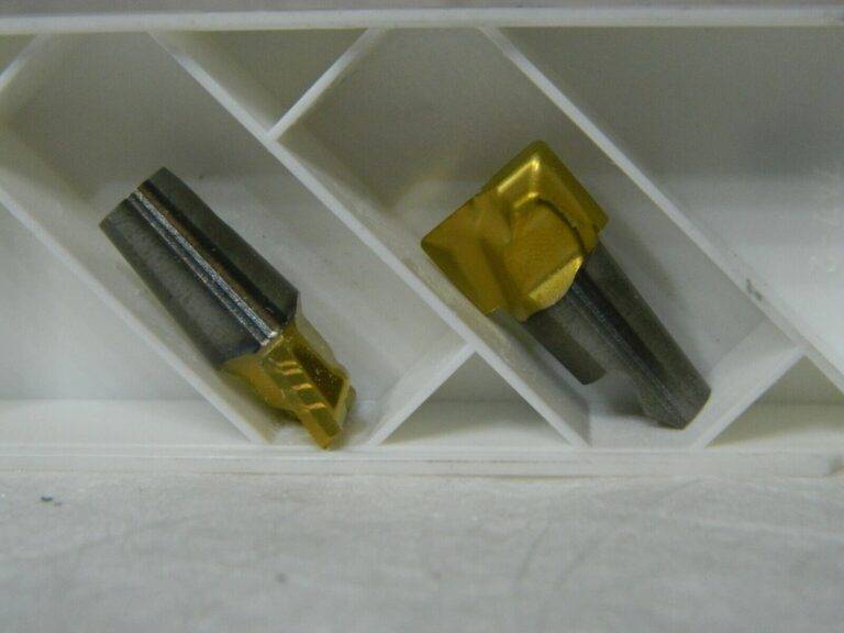Seco MM12 E04 Grade F30M Carbide End Milling Tip Insert Qty 2 00083501