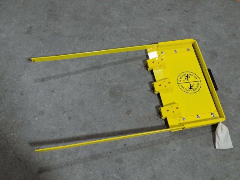 Fabenco Universal Hinge-Mount Self Closing Safety Gate 42" to 38" G72-45PC