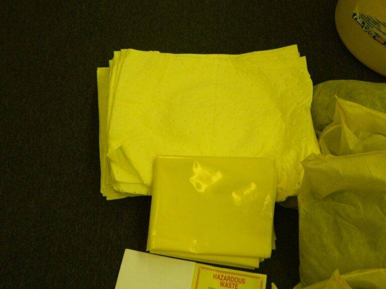 Oil-Dri Spill Kit, Chem/Hazmat, Yellow L90894