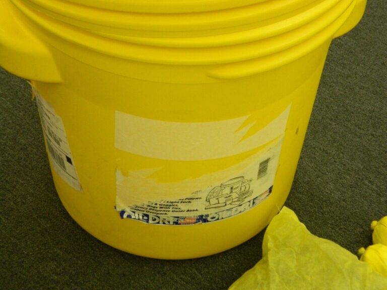 Oil-Dri Spill Kit, Chem/Hazmat, Yellow L90894