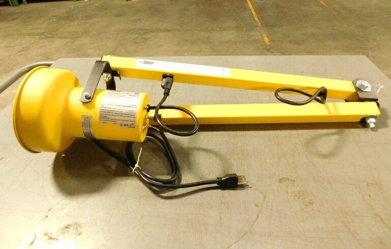 FOSTORIA Yellow Dock Light 60" Arm Length 120V W/O BULB DKL-60VA-A