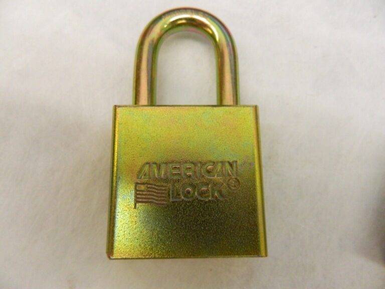 AMERICAN LOCK QTY 2 1-1/8″ Shackle Clearance, Keyed Different Padlock A5200GLN