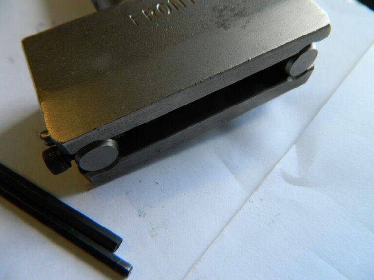 C.H. HANSON 1/4 "Character,Hand Model Holder 27608