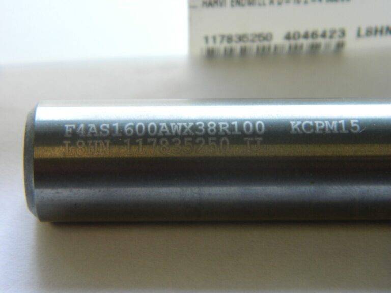 KENNAMETAL Corner Radius End Mill 0.63″ Dia 0.9449″ LOC 0.0394″ Radius 4 Fl carb