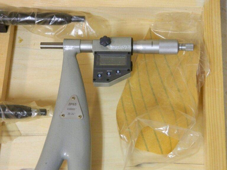 SPI Outside Micrometer Set w/ Interchangeable Anvil 20" - 24" Range 13-494-0