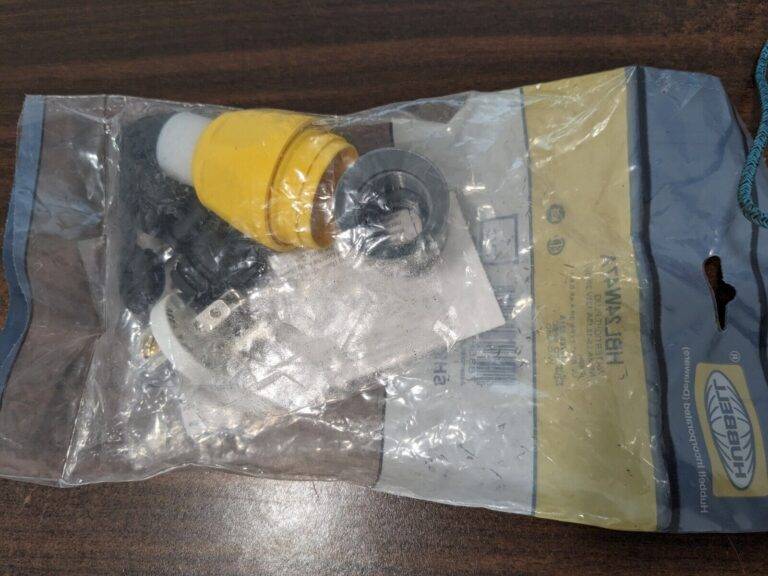 HUBBELL WIRING DEVICE-KELLEMS Locking Inlet: Plug, Industrial, L5-15P HBL24W47A