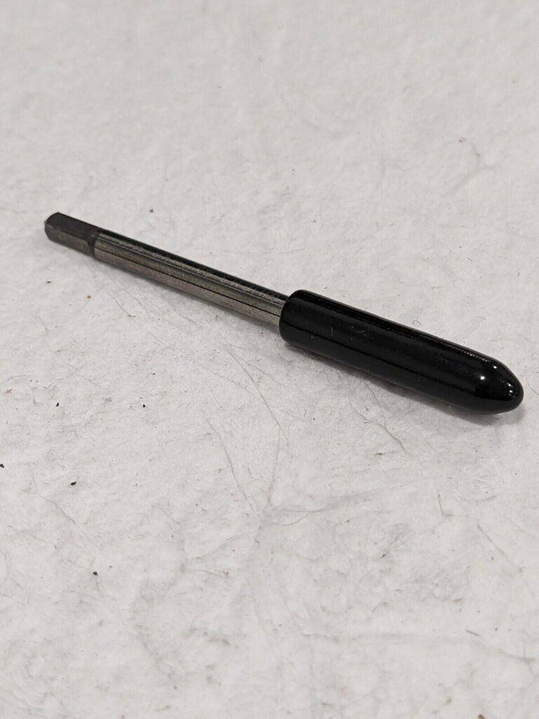 GUHRING Spiral Point Tap: M4x0.70 Metric, 3 Flutes 9009690040000