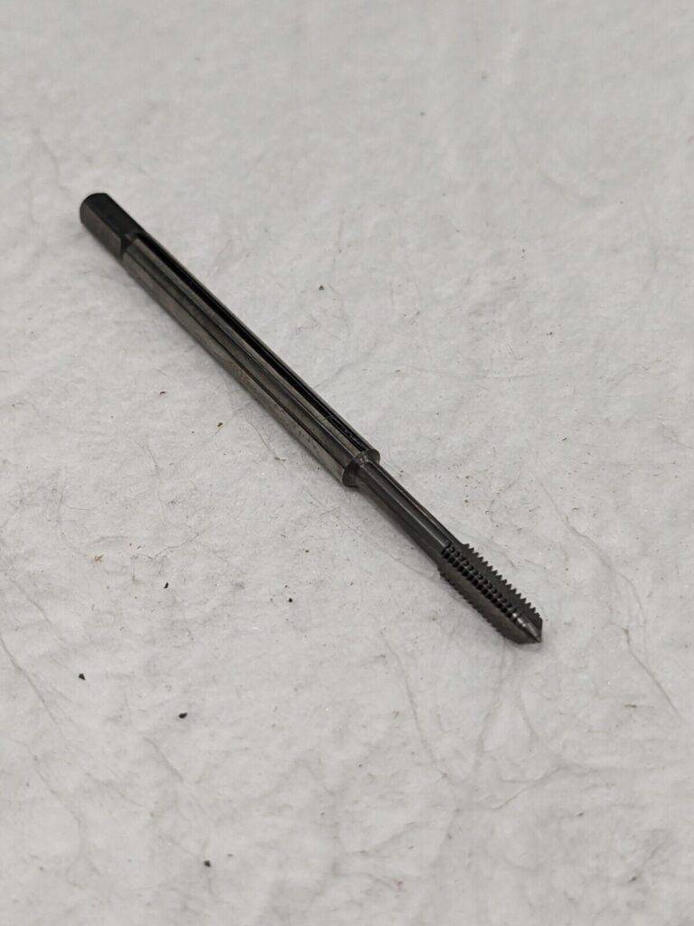 GUHRING Spiral Point Tap: M4x0.70 Metric, 3 Flutes 9009690040000