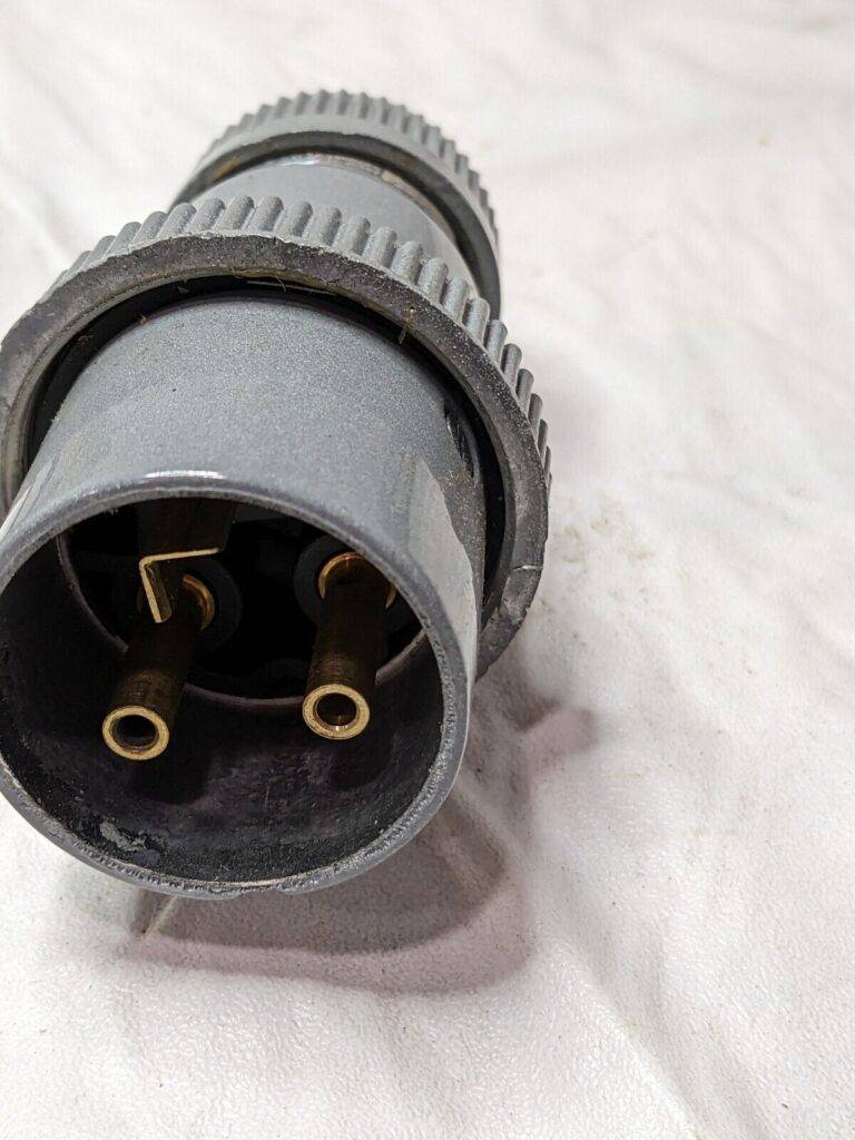 Thomas & Betts Male Connector 15A 250V 2W3P FS/FD 3720U-2