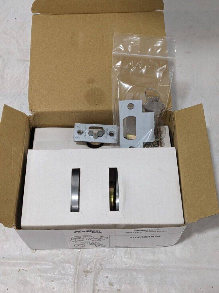 MASTER LOCK Entry Lever Lockset for Up to 1-3/4" Thick Doors SLC0126DKA4