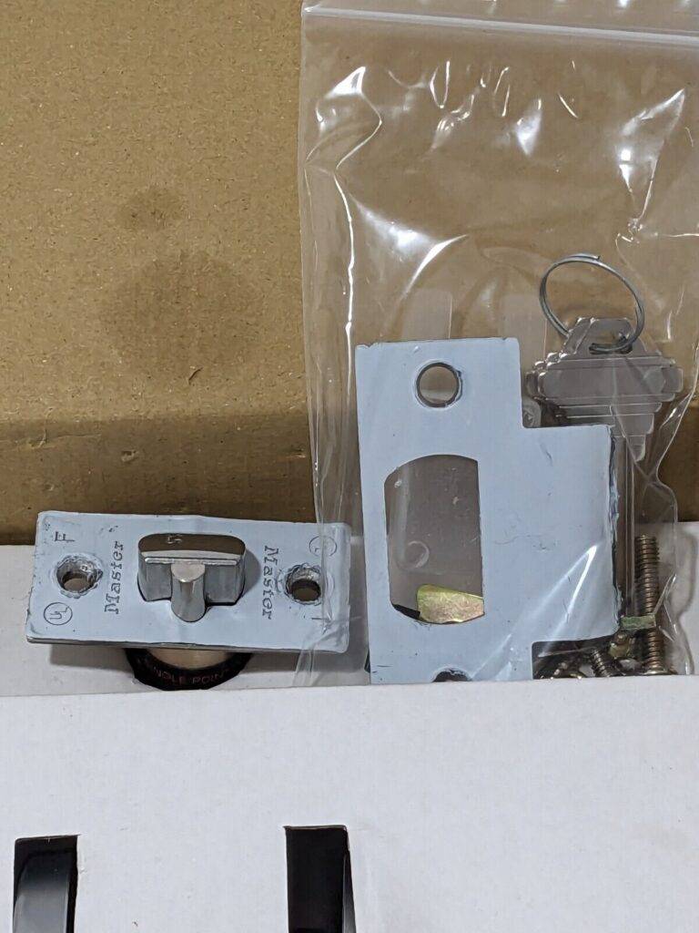 MASTER LOCK Entry Lever Lockset for Up to 1-3/4" Thick Doors SLC0126DKA4