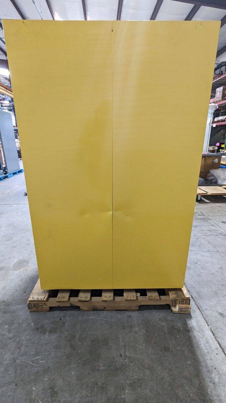 EAGLE Standard Cabinet Self-Closing 2 Shelves Steel 65 x 34 x 43 9010X