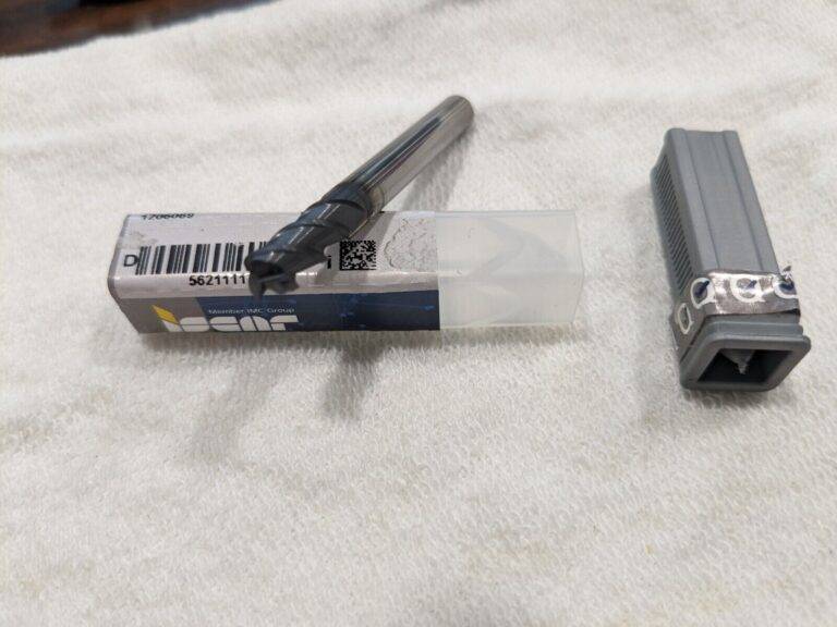 ISCAR Corner Radius End Mill: 6 mm Dia 5621111