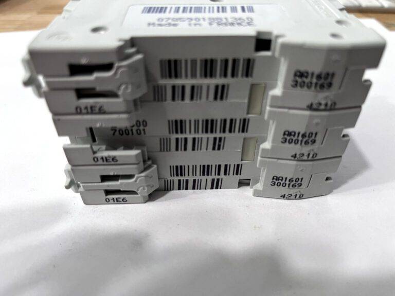 SCHNEIDER ELECTRIC 24537, 8 Amp, 3 Pole, DIN Rail Mount Standard Circuit Breaker