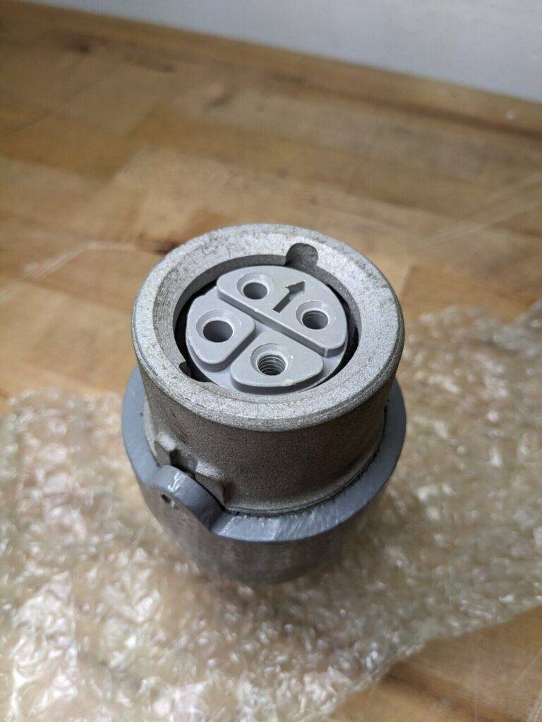 Russellstoll Explosion Proof Connector 20 Amp 250 VAC 3-Pole 4-Wire 4804