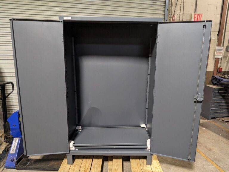 Durham Heavy Duty Storage Cabinet 4-Shelf 12 Ga. Steel 78" x 48" x 24" Damaged