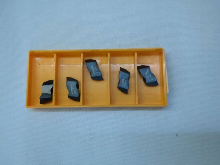KENNAMETAL Threading Insert: NJP3020L8 KC5025, Carbide 1796179